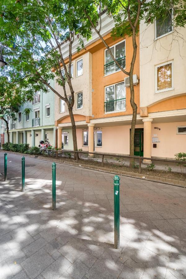 Beautiful Three Bedrooms Apartment With Free Parking Close To The Danube Coast Budapest Exterior photo